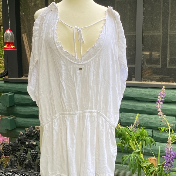 ☀️Beach Romper. SO CUTE. - Picture 4 of 10